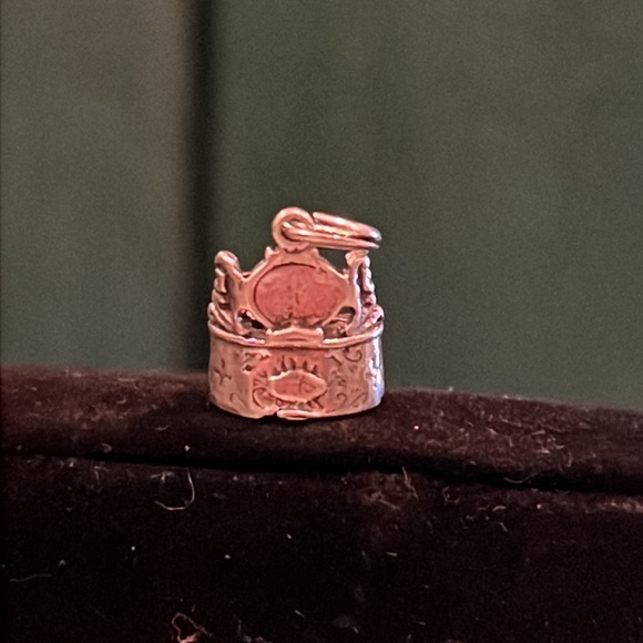 Sterling Silver Vanity Charm with Split Ring - Picture 3 of 5